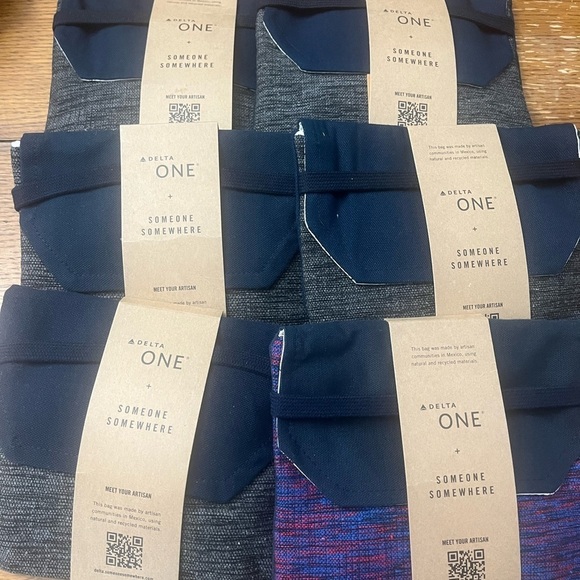 Delta ONE Someone Somewhere Bags (6)
Sold together - Picture 5 of 11